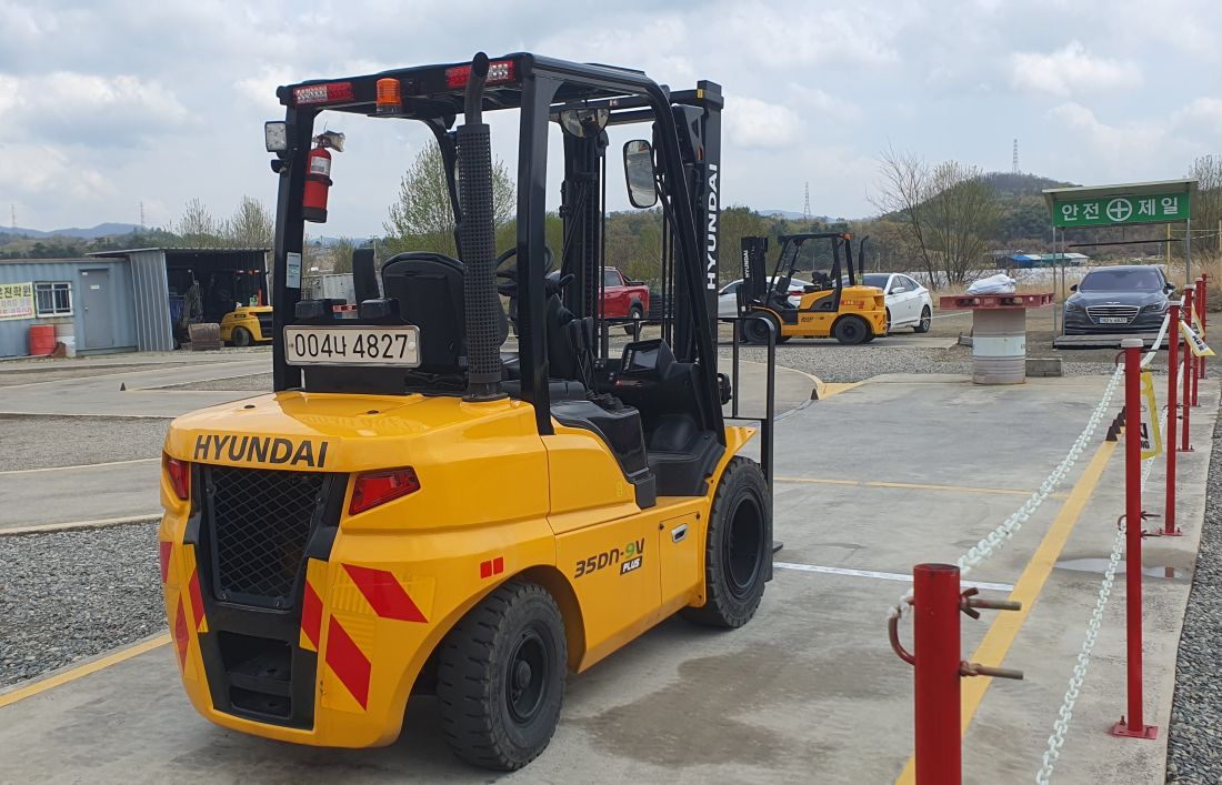 현대 35DN-9V 지게차